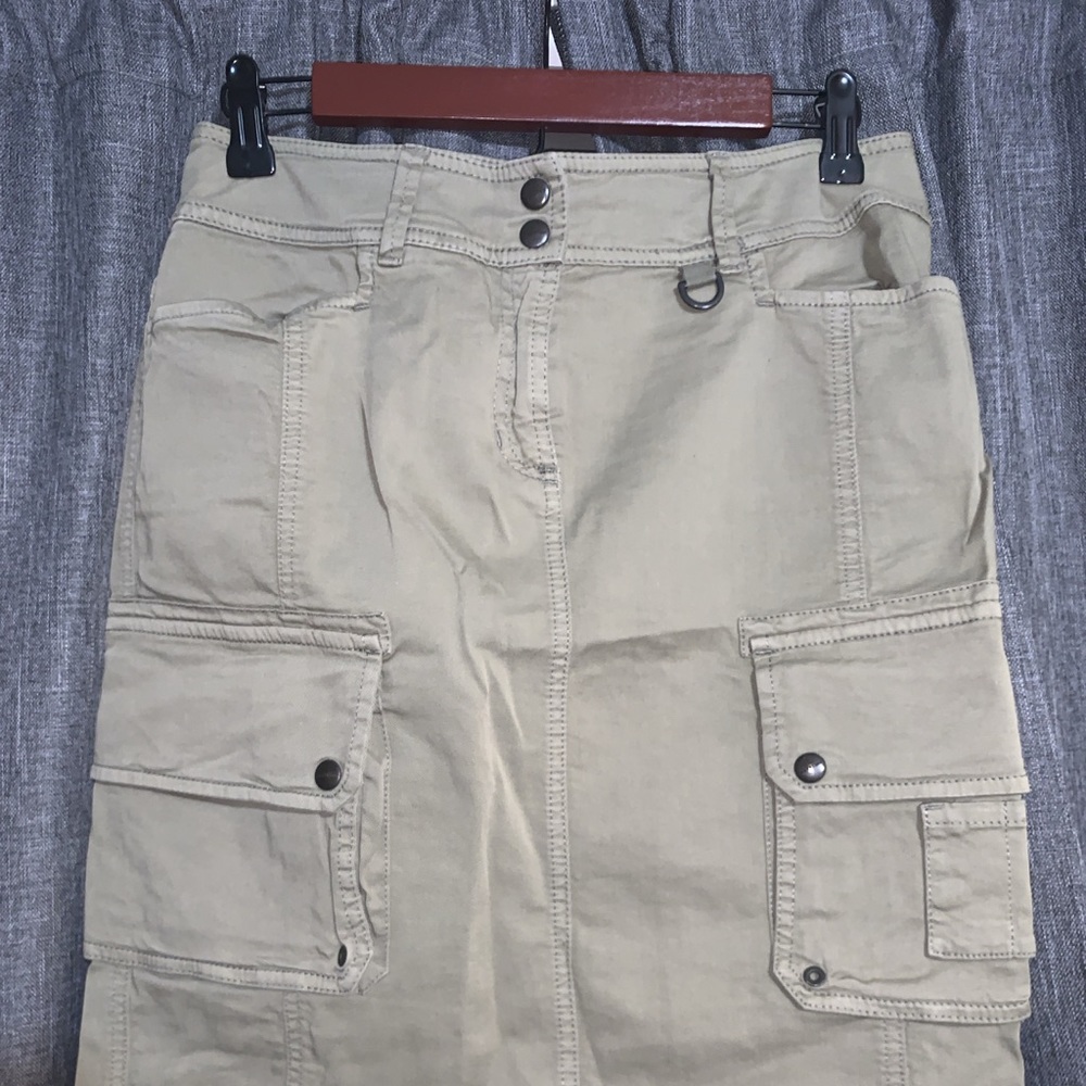 Army Green Maxmara mini skirt, size 10